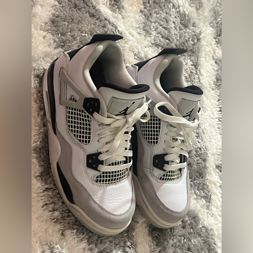 Air Jordan 4 (GS), Military Black - Picture 2 of 9